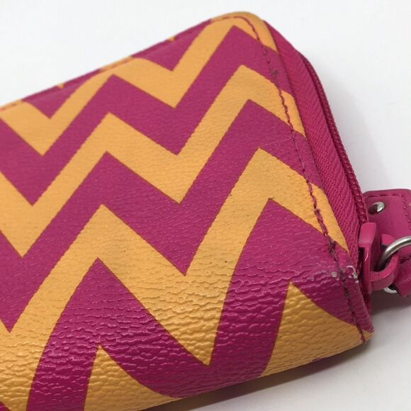 Vera Bradley Ziggy Zags Chevron Accordion Wallet - Picture 7 of 16